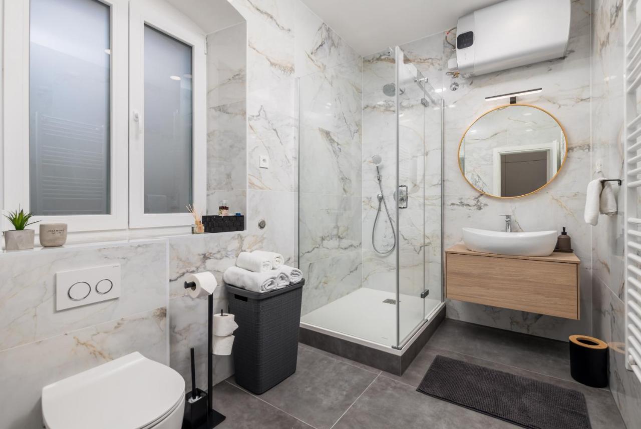 Area2 Center Luxury Apartment Рієка Екстер'єр фото