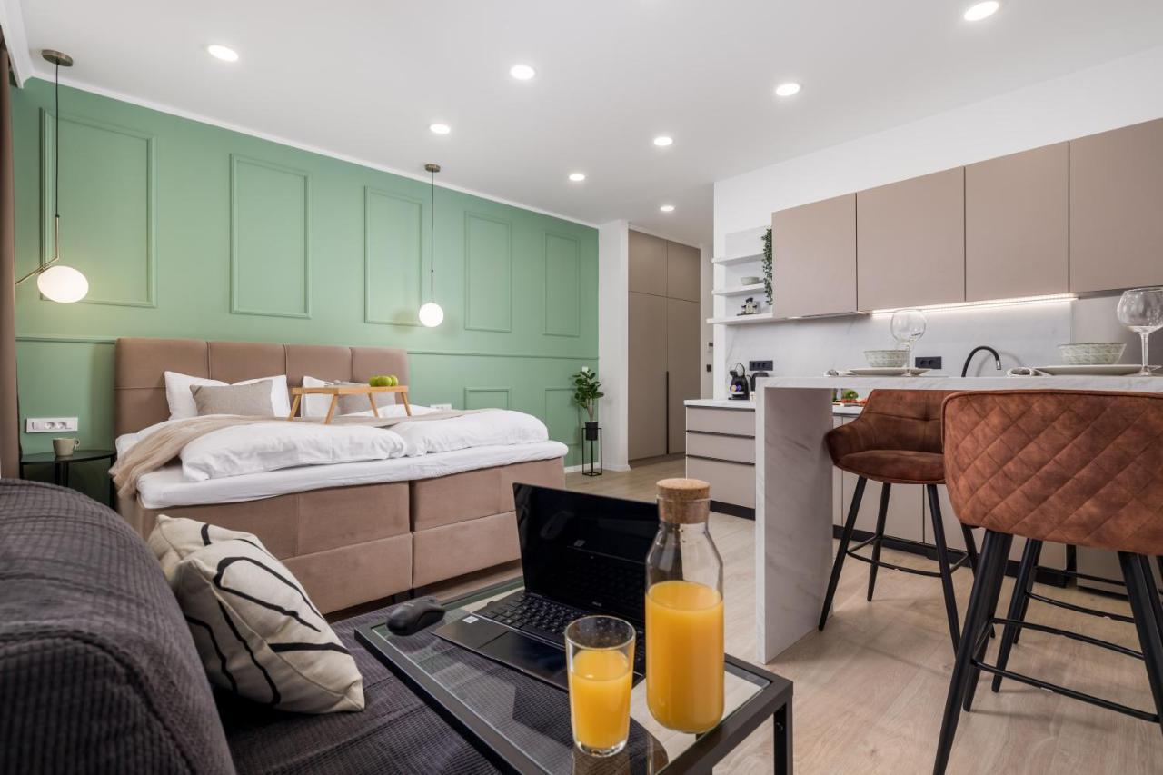 Area2 Center Luxury Apartment Рієка Екстер'єр фото